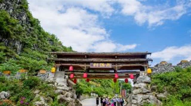 高荡千年布依古寨文化旅游景区