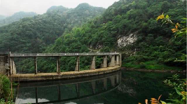 燕子河大峡谷