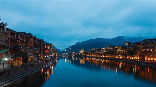 凤凰古城